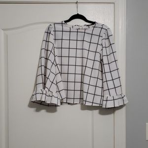 💥FINAL OFFER💥 Black and White Top C